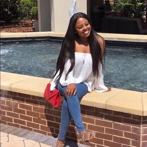 Off the shoulder white shirt 🌼💕